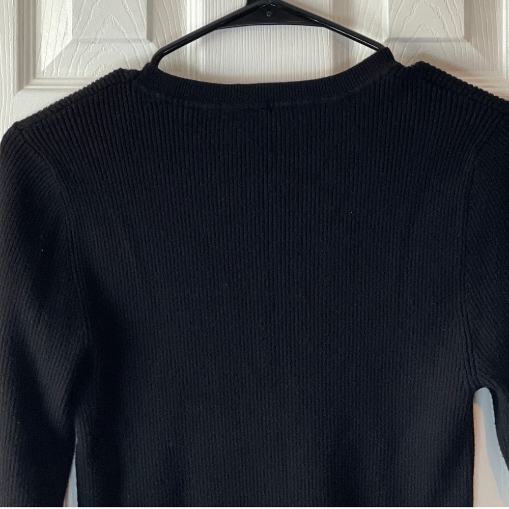 Women's Medium Black Ribbed Knit Crew Neck Sweater Gold Button Cuffs Minimalist - Picture 6 of 13